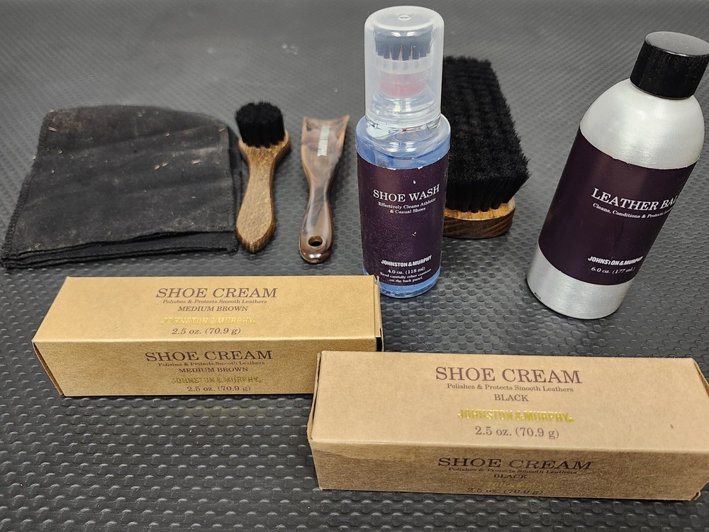 JOHNSTON & MURPHY Shoe Care Kit New