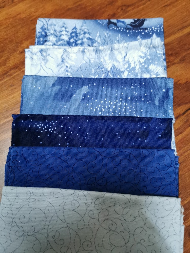 Fat Quarter Bundle: Toile Christmas by Sentimental Studios