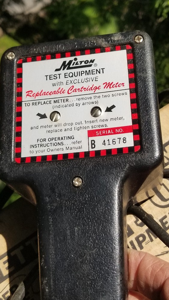 MILTON VINTAGE AUTO / CAR ENGINE ANYLIZER TESTER