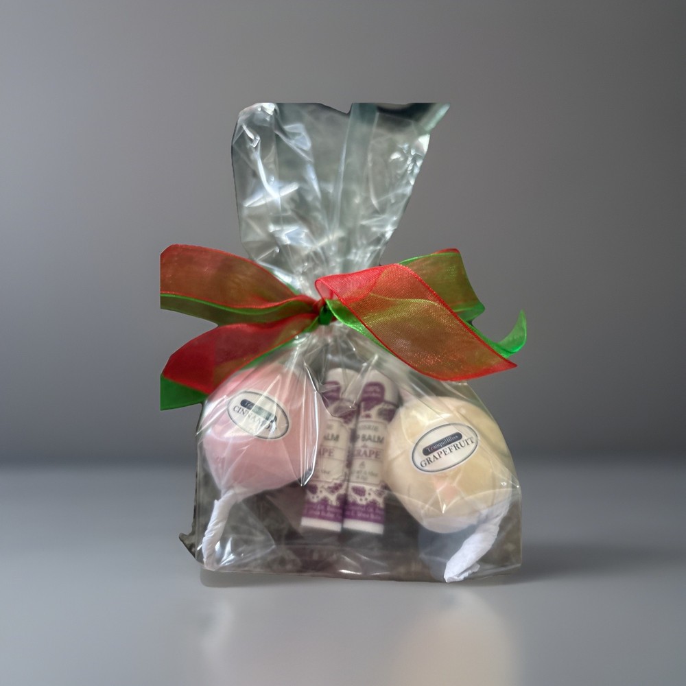 4pc Bath Bomb & lip Balm grapefruit & cinnamon bath bombs gift set  New