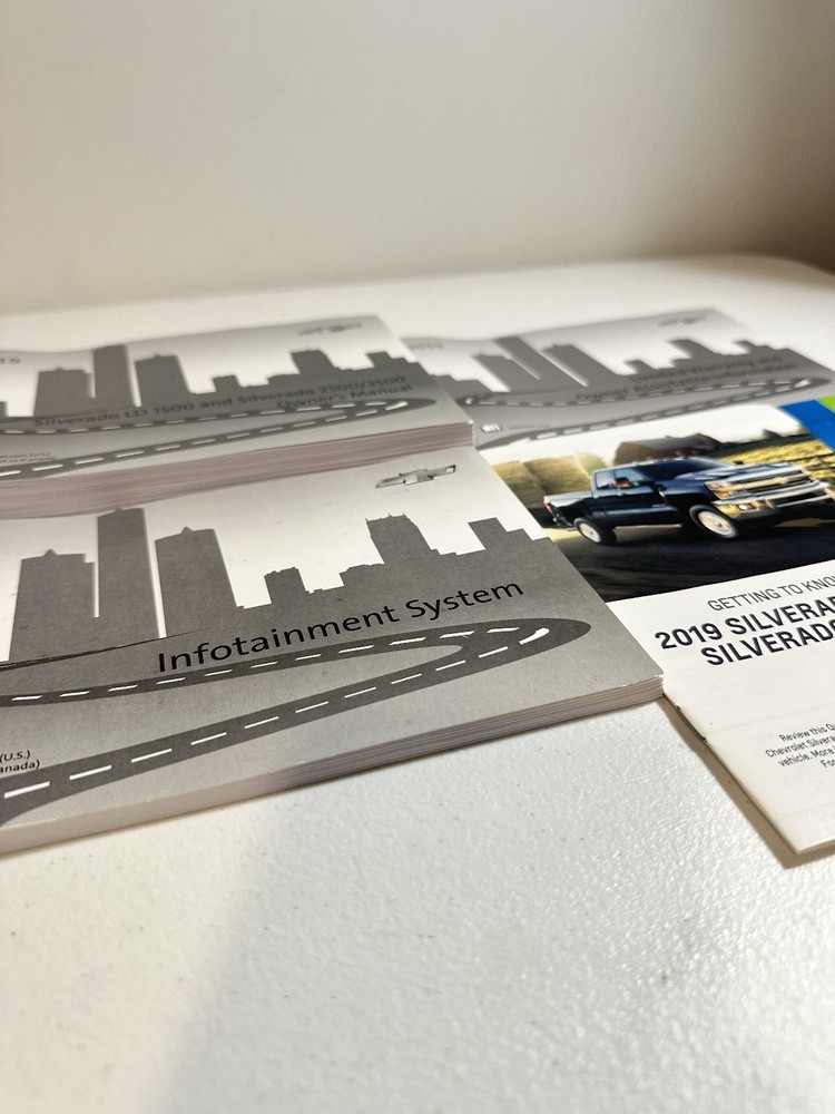 Chevrolet Silverado 2019 Owner's Manuals