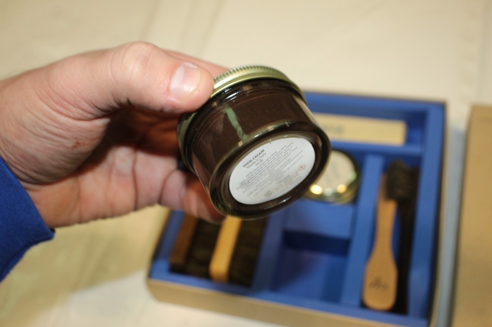 Velasca Lustra Dark Brown Shoe Care Kit