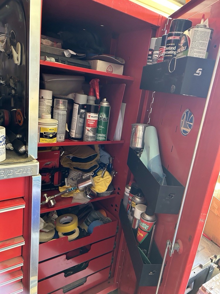 Snap on toolbox with tools, auto body￼