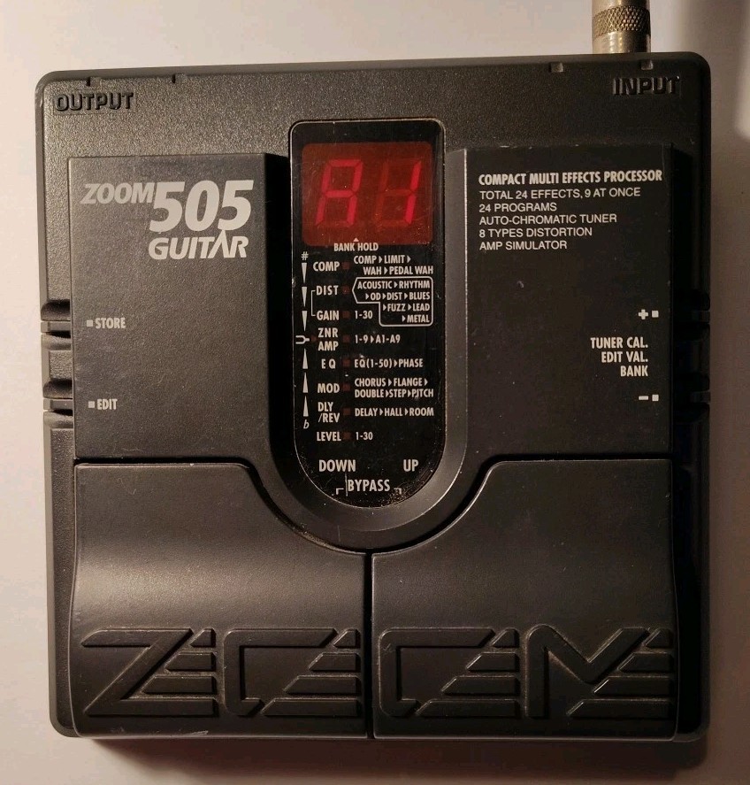 Zoom 505 World's First Multi Effects System In A Compact Pedal Tested & Working