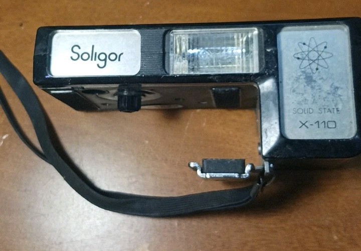 Vintage Soligor X-110 Solid State Camera Flash w/ Bracket Untested Japan