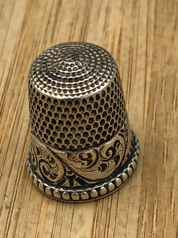 Vintage Sterling Silver Thimble, size 9, pretty