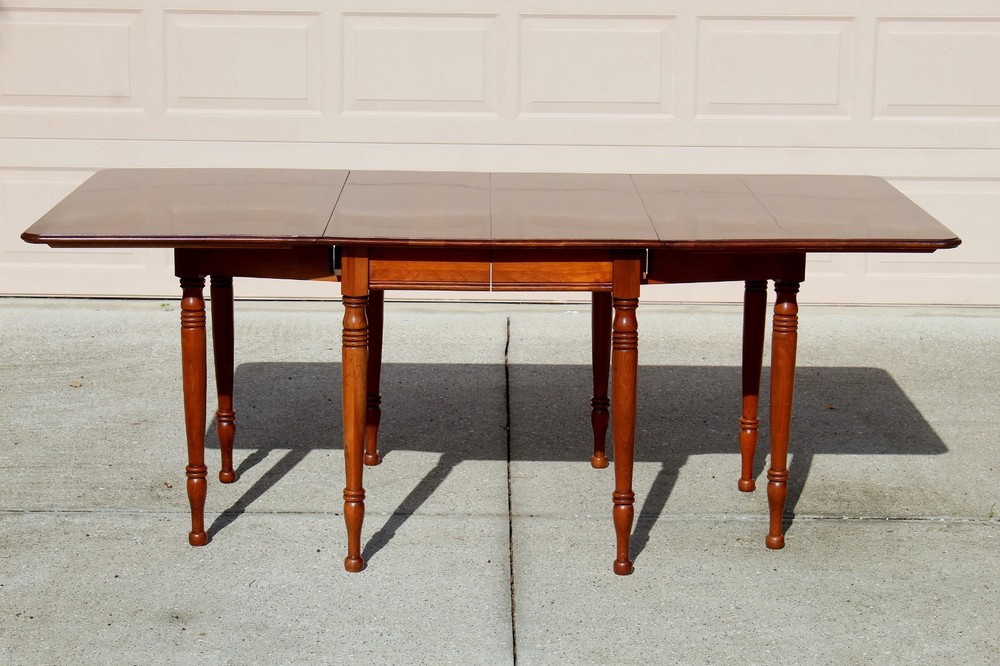 Vintage Pennsylvania House Drop-Leaf Dining Table With Extensions - Mahogany