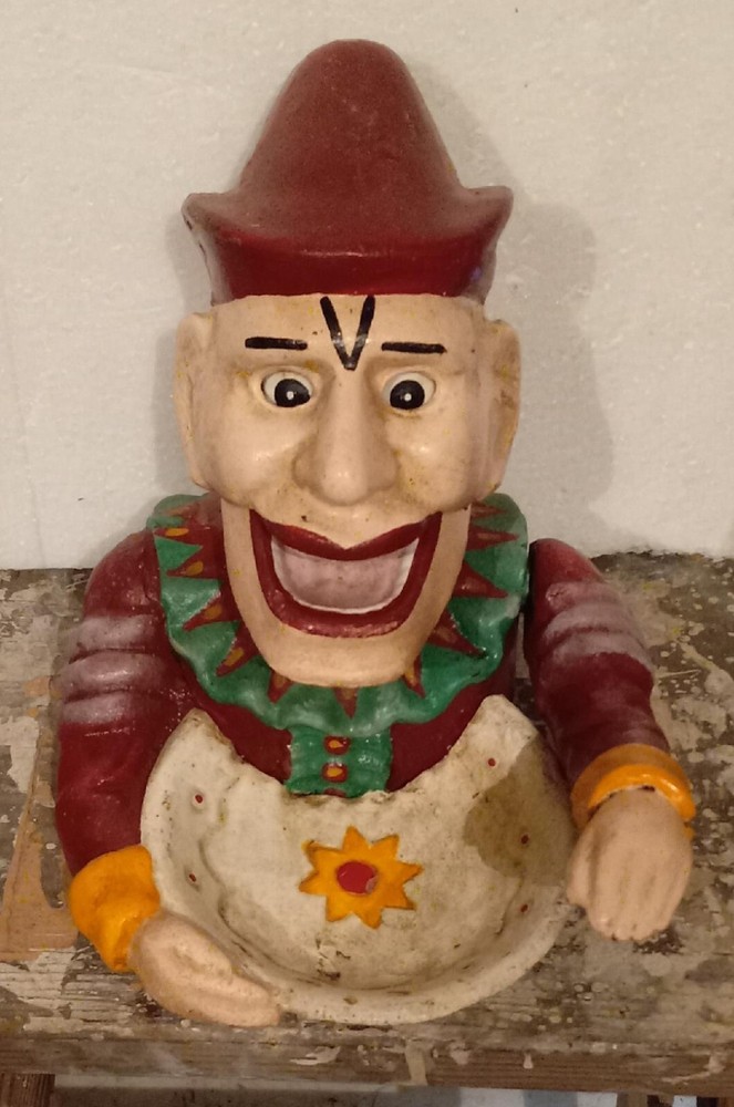 Clown Cast Iron Mechanical Nutcracker Dish