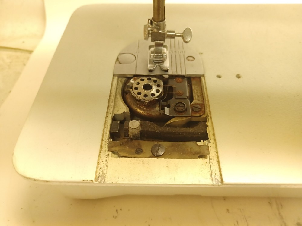 Singer Sewing Machine Zig Zag Model 478 Working