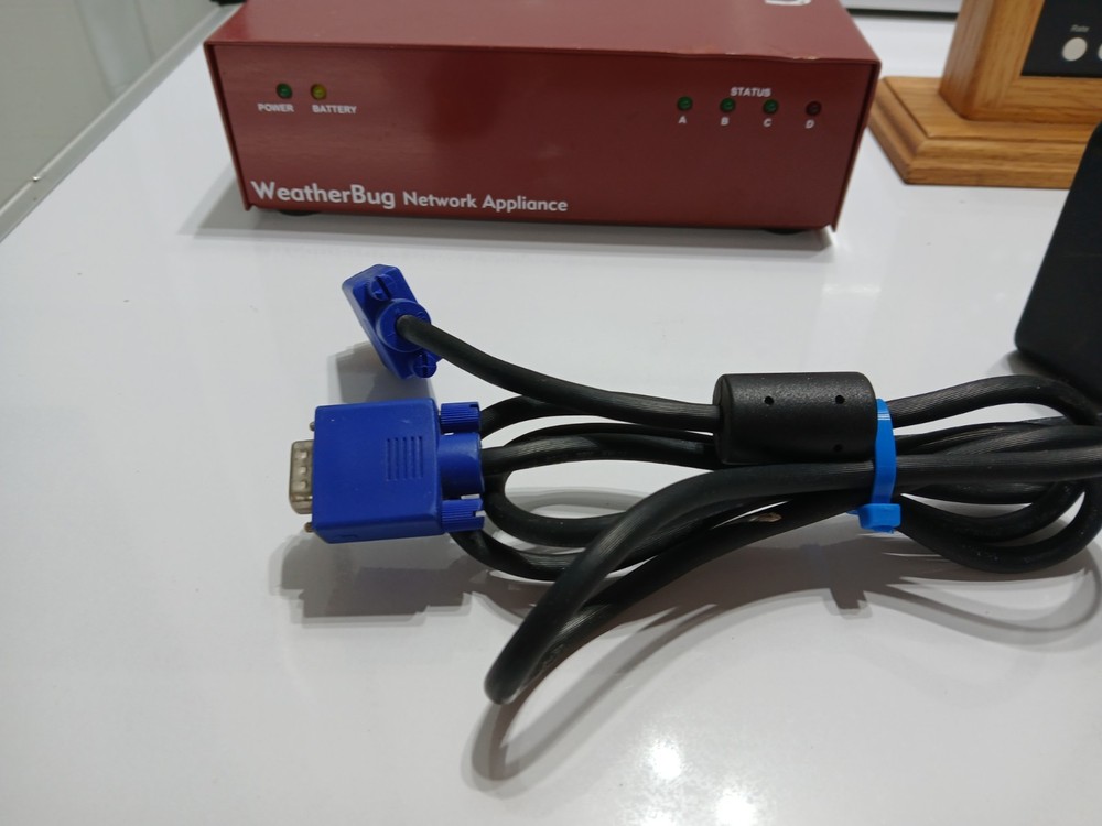 Weather Bug Network Appliance Tracking Station Data Logger Internet Transmitter