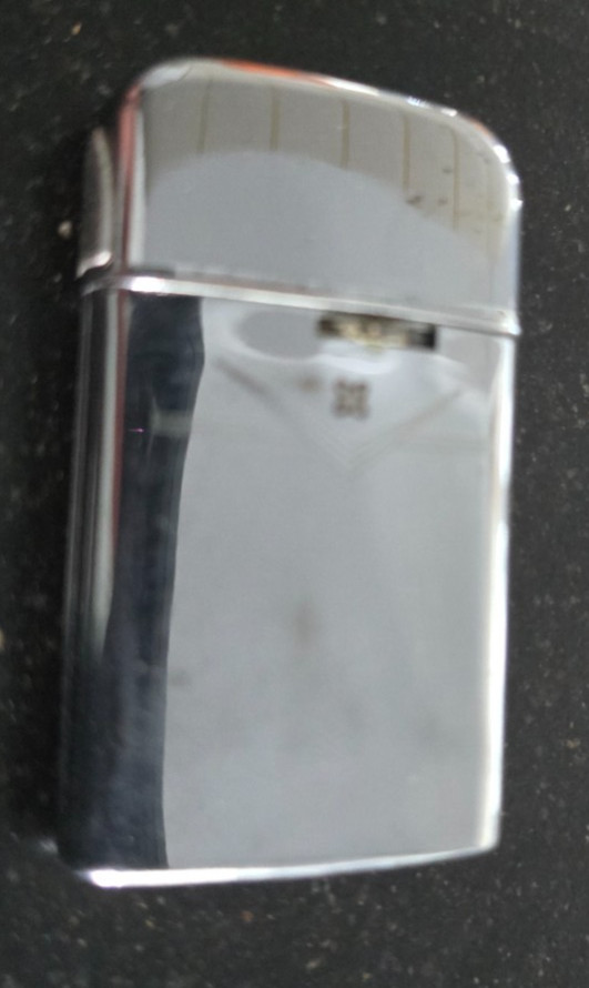 Vintage Ronson Varaflame Windlite Pocket Cigarette Lighter