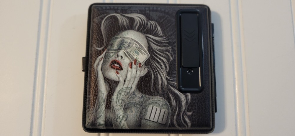 Smokezilla Cigarette Case W/Built In USB Rechargeable Coil Lighter