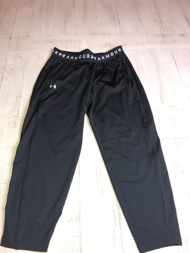 womens under armour Black workout pants 26x22
