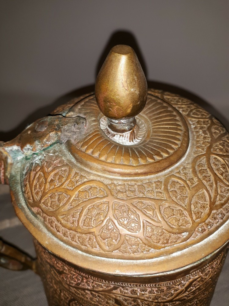 FANTASTIC ANTIQUE MIDDLE EASTERN DALLAH COFFEE POT- COPPER BRASS