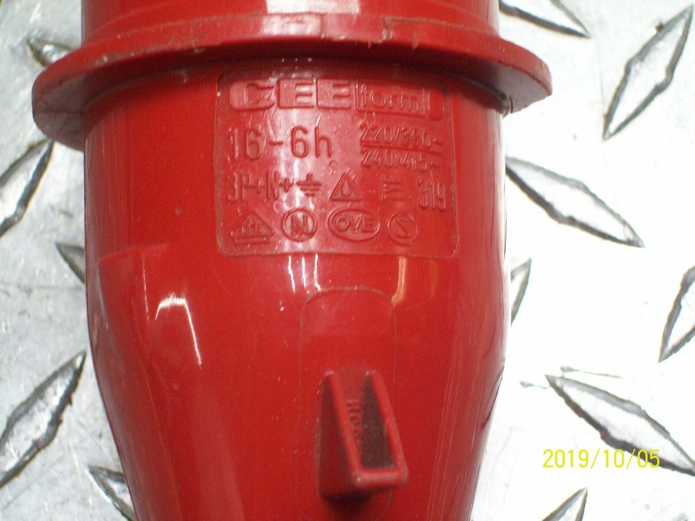 MENNEKES 16-6H CEE FORM PLUG