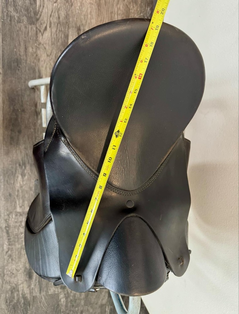 Ansur Classic Dressage Saddle