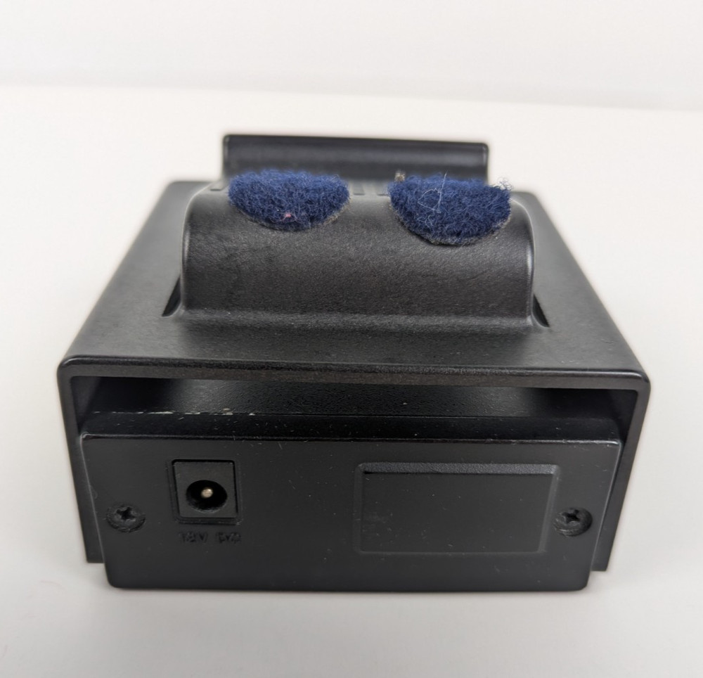 UNIDEN RD-35 RADAR DETECTOR - BRACKET & CIG CORD- POWERS ON (otherwise UNTESTED)