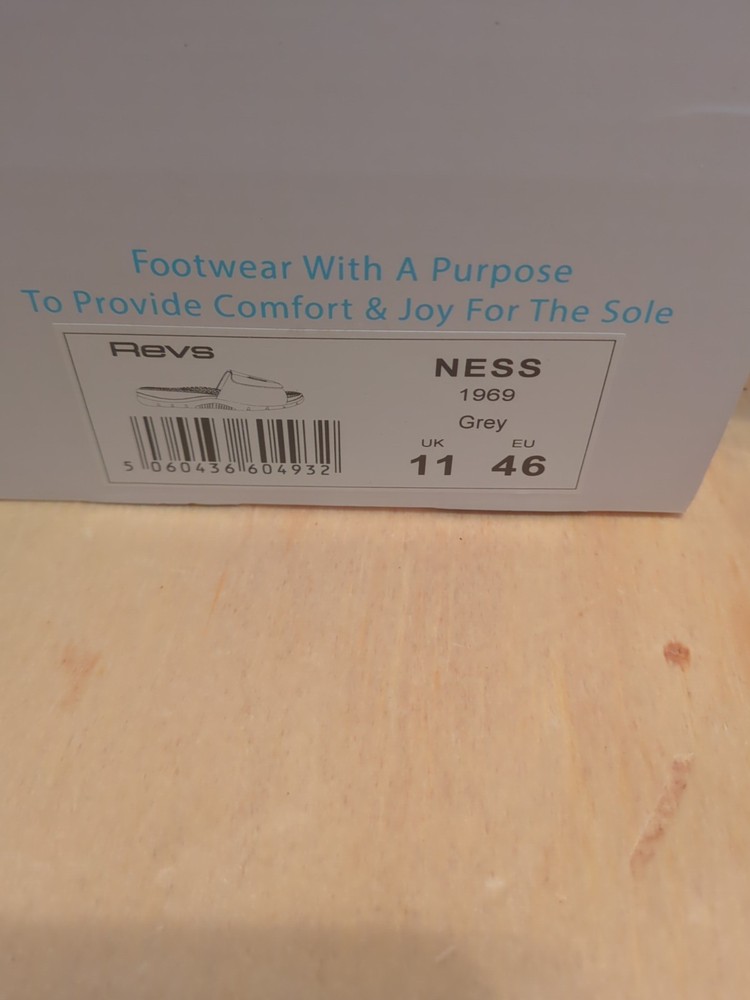 Men's Size 12 Revs Ness Grey