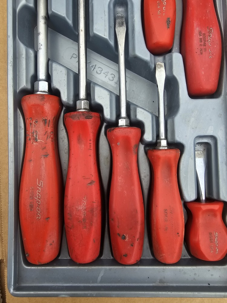 Snap-On 8 Piece RED Hard Handle Screwdriver Set