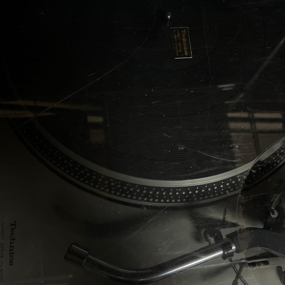 Technics SL-1200 First Generation Direct Drive Turntable Working
