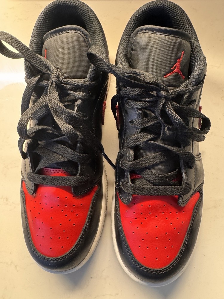 Boys Jordan 1 Low Top Size 6