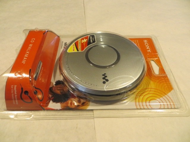 NOS Sony CD Walkman D-EJ011 - Never Opened