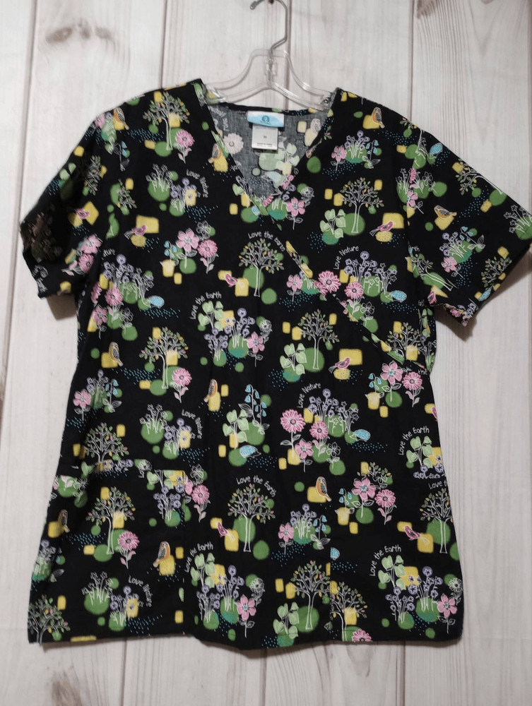 SB Scrubs Top Ladies Medium Earth Day