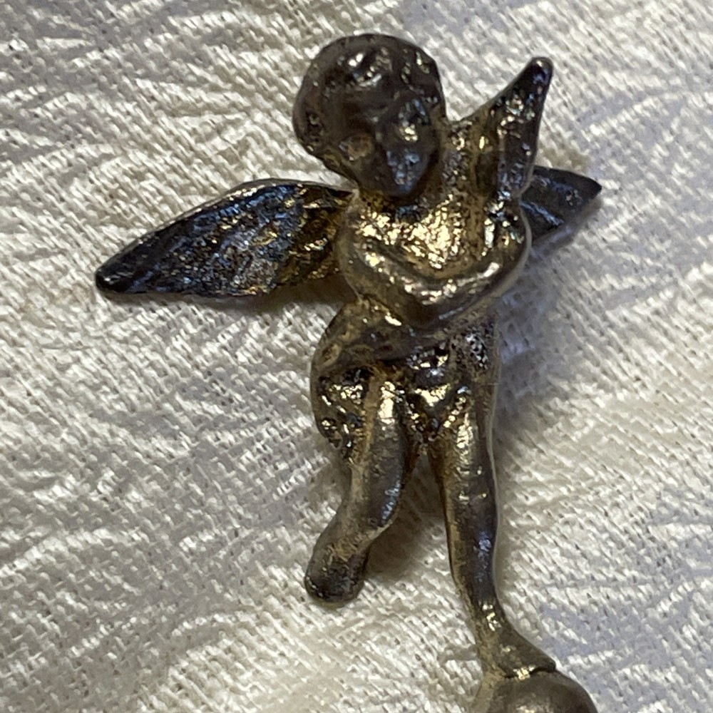 Baroque Style shell demitasse spoon - Cherub Sugar Silver tone