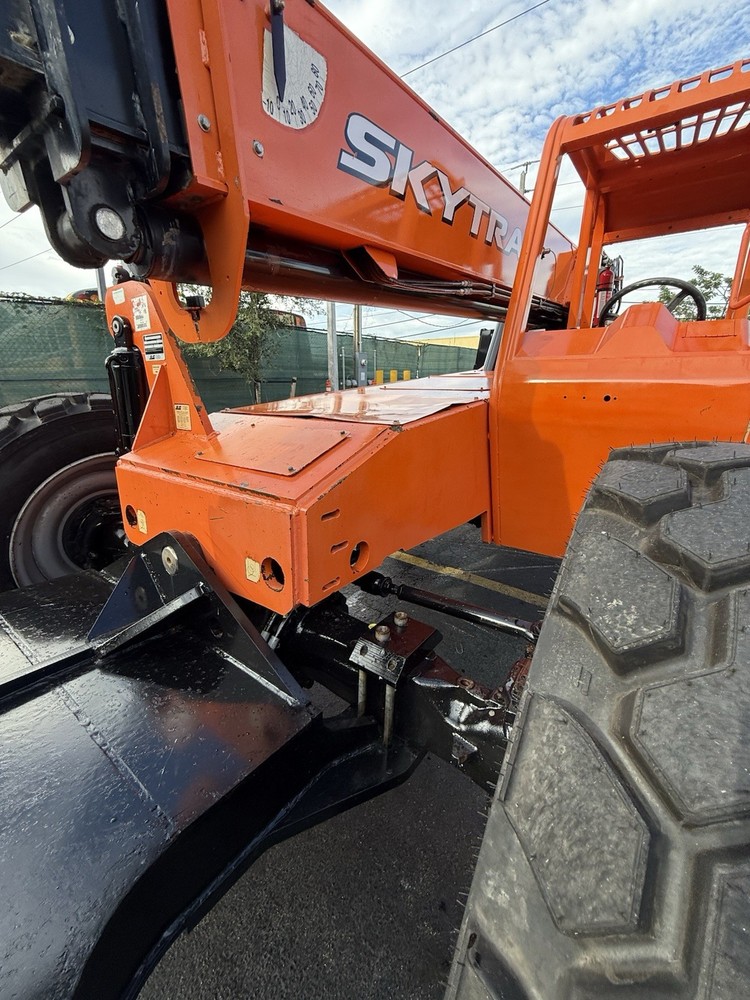 2017 SKYTRAK 10054 10,000LB DIESEL TELEHANDLER