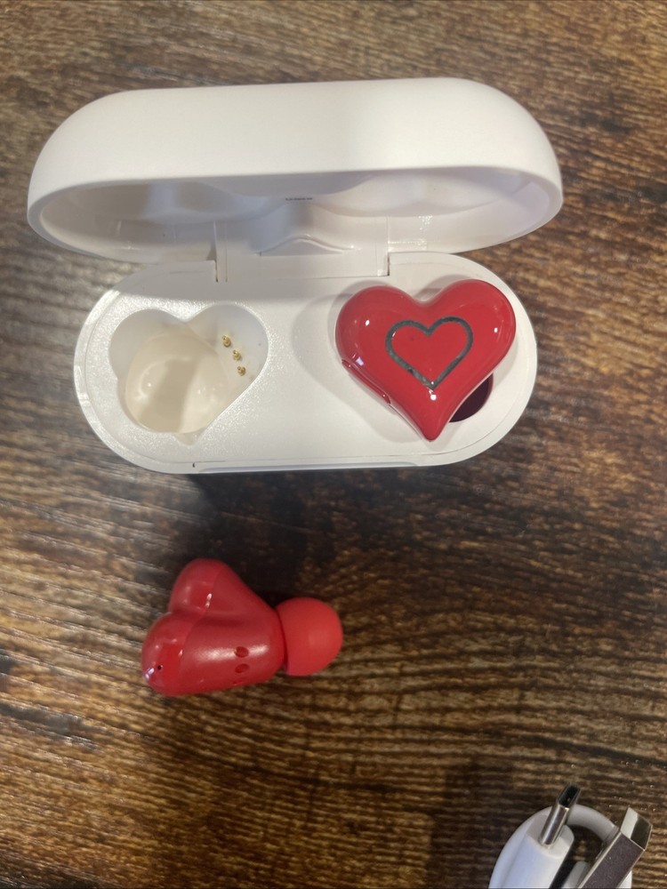 Ear Buds- Red Hearts