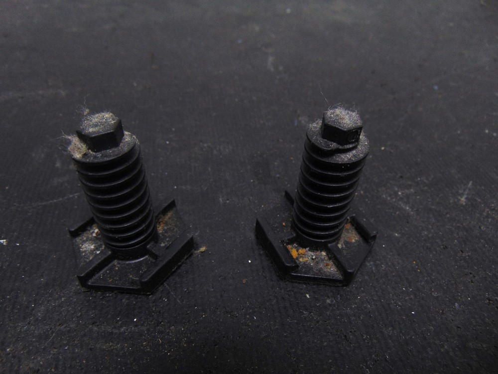 Maytag Range MGR6600FZ1 Leveling Legs Front Qty 2 W10341186