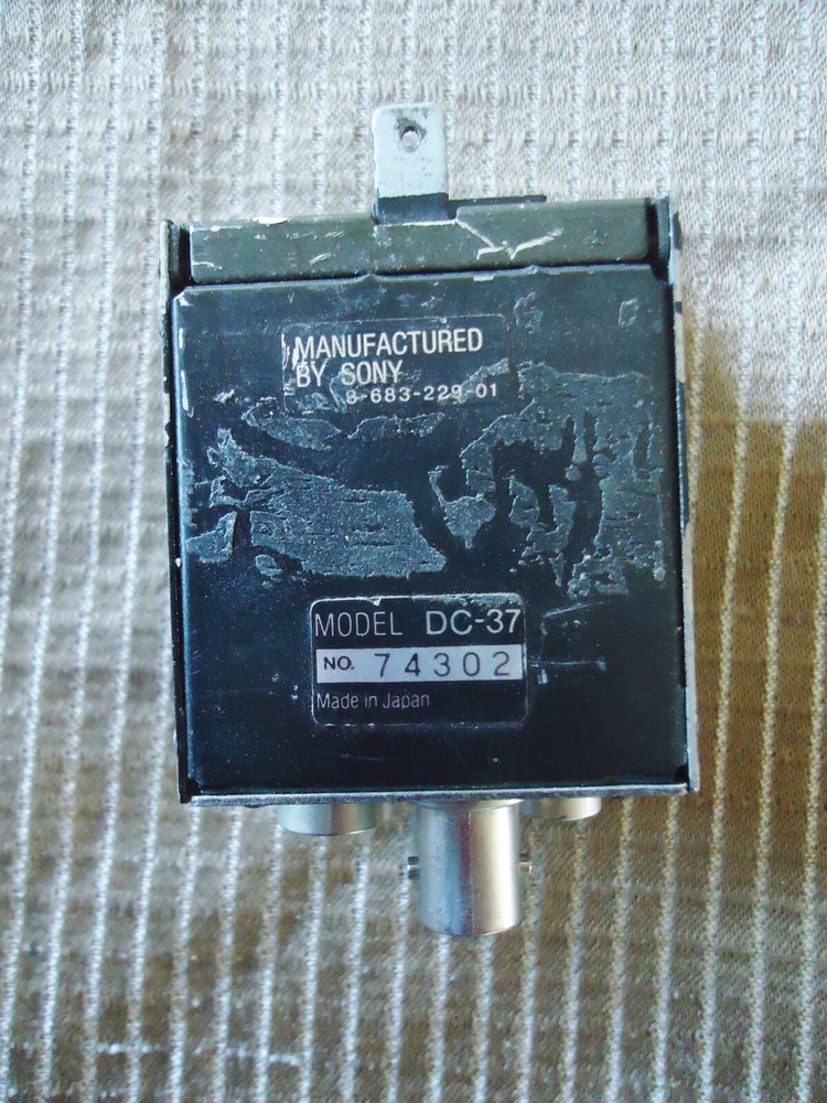 SONY DC-37 NO. 74302 POWER UNIT FOR CAMERA.