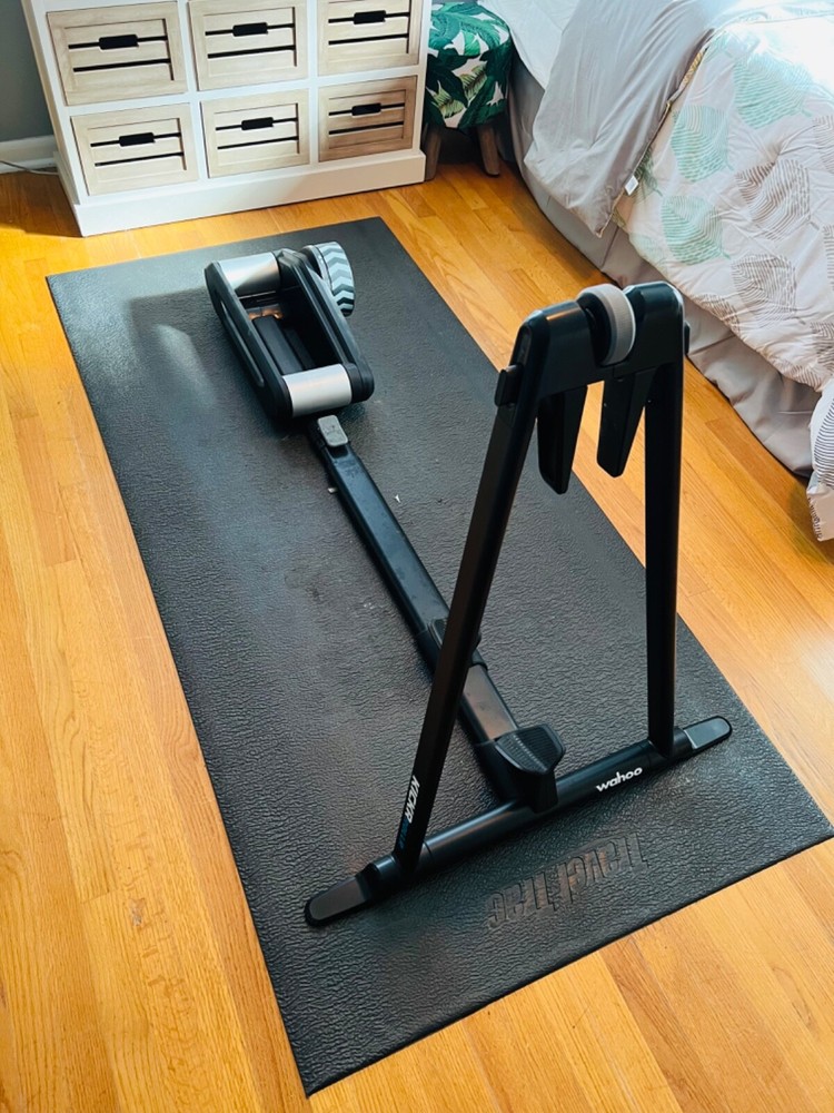 wahoo kickr rollr smart bike roller trainer