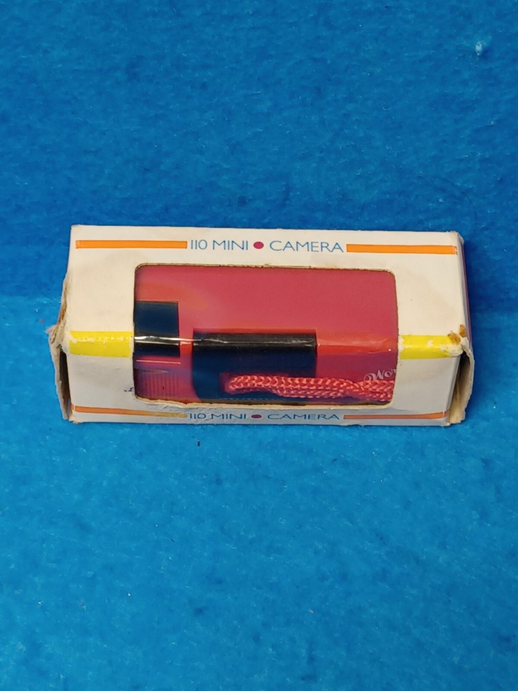 Le World 110 Mini Camera In Original Box