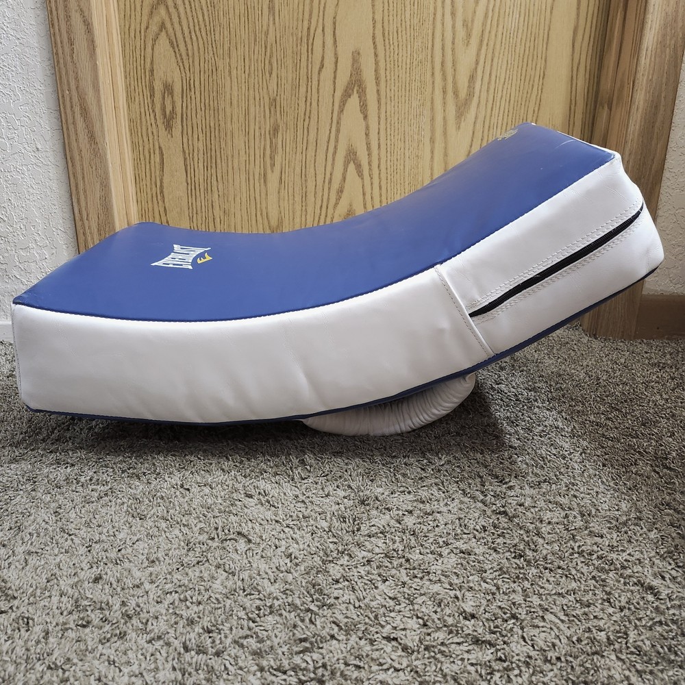 Everlast Curved Muay Thai Kick Strike Shield Training Boxing Blue White