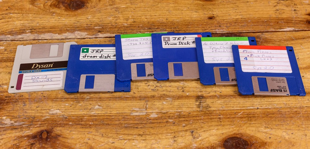 DS/DD MF2-DD Floppy Disks. 3.5 inch Diskette Sound Library