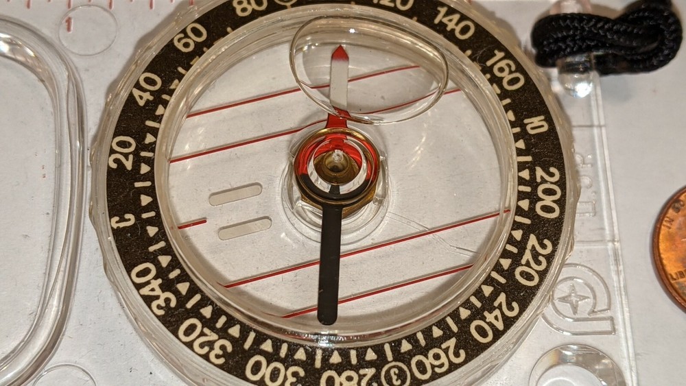 VINTAGE RUSSIAN COMPASS WITH BOX