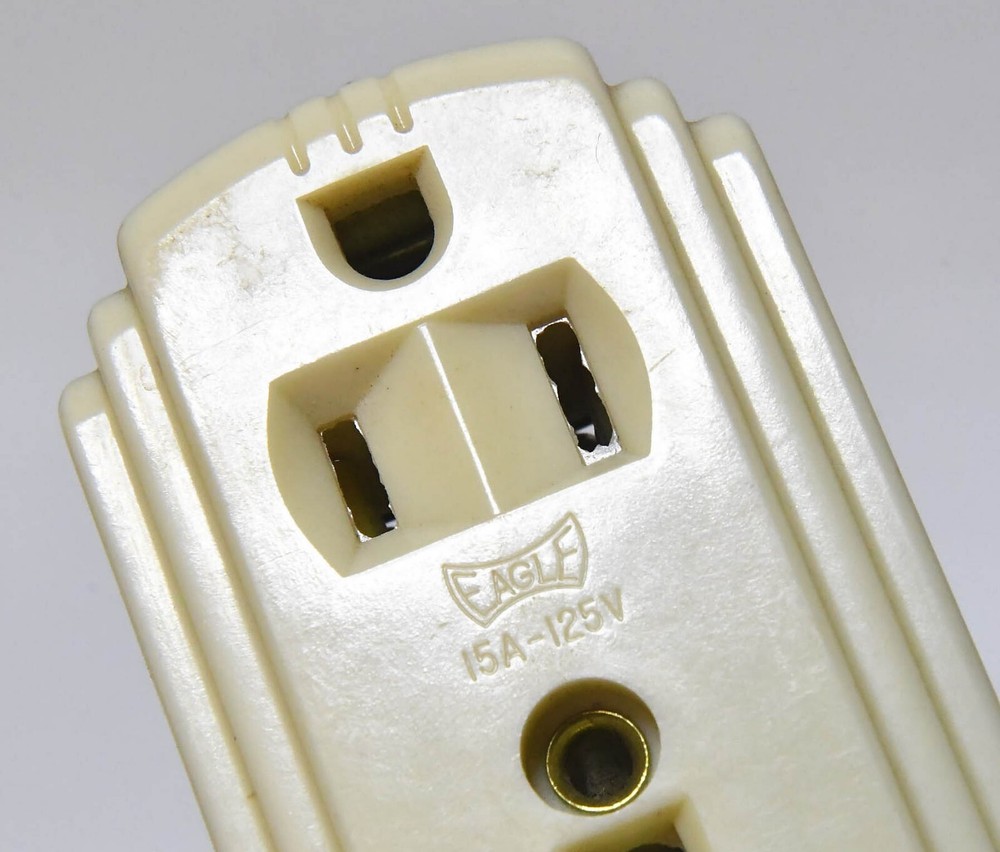 VINTAGE IVORY EAGLE BAKELITE DOUBLE OUTLET GROUND ADAPTER