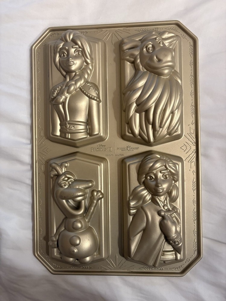 Nordic ware baking pan Elsa And Frozen Characters