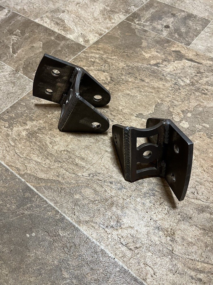 Traction Bar Mounts With Overlays