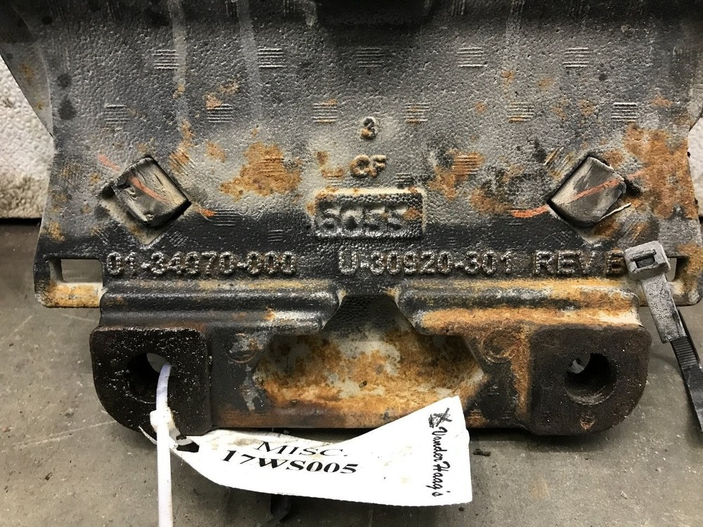 Detroit DD13 Engine Mount - Used