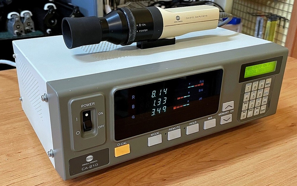 Konica Minolta CA-210, Color analyzer with a probe CA-PU12/15