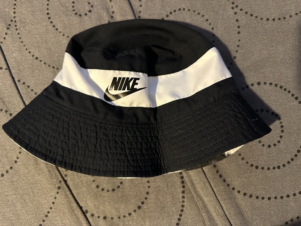 NIKE REVERSIBLE CAMO HAT ONE SIZE KIDS NWT $24.99