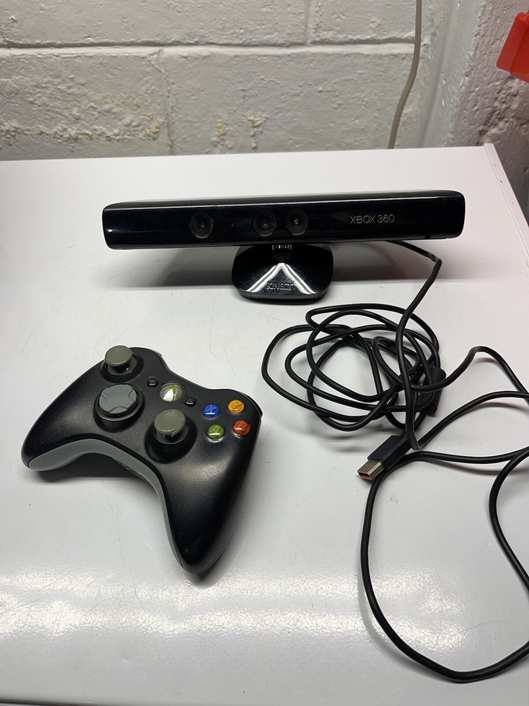 Microsoft 1414 Xbox 360 Kinect Sensor Bar And Controller - Black UNTESTED