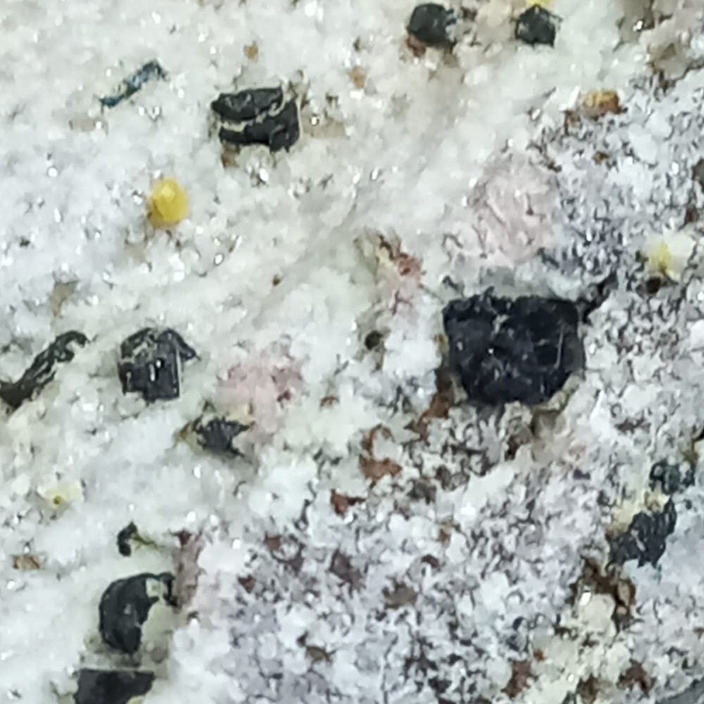 Osumilite, Tridimite
