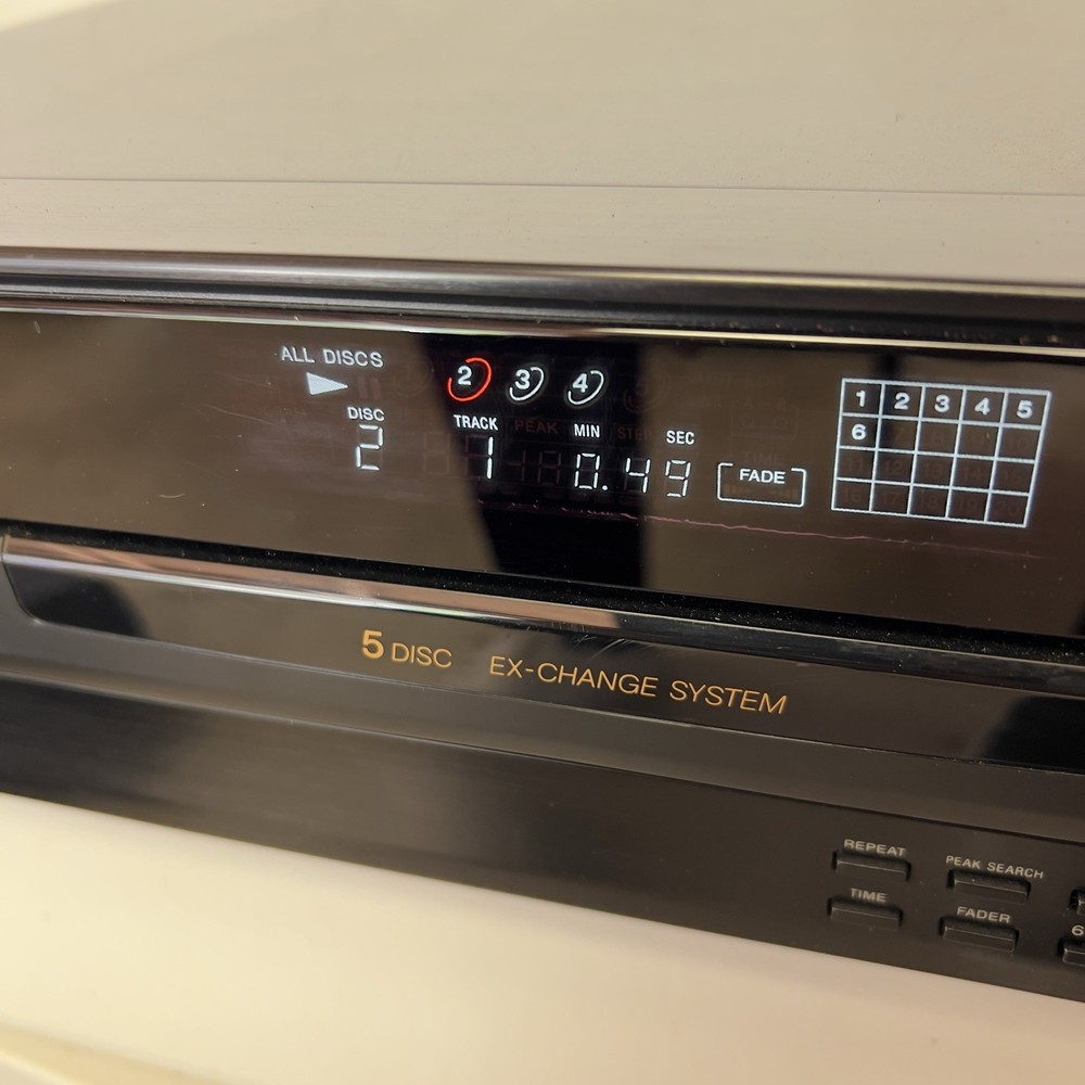 SONY CDP-C365 Stereo Multi 5 CD Player Tested Working