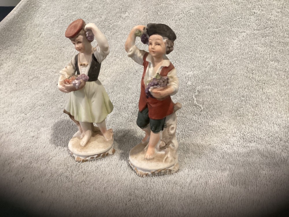 Vintage Ornament, Bearing Grapes