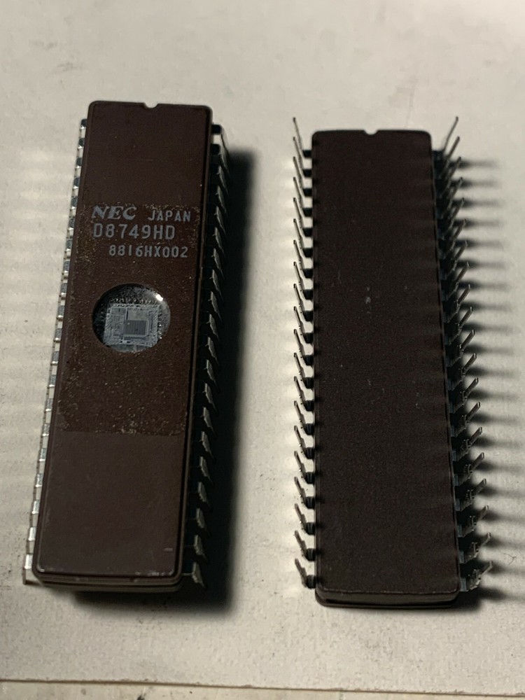 NEC D8749HD - HMOS Microcontroller- 40 pin dip.
