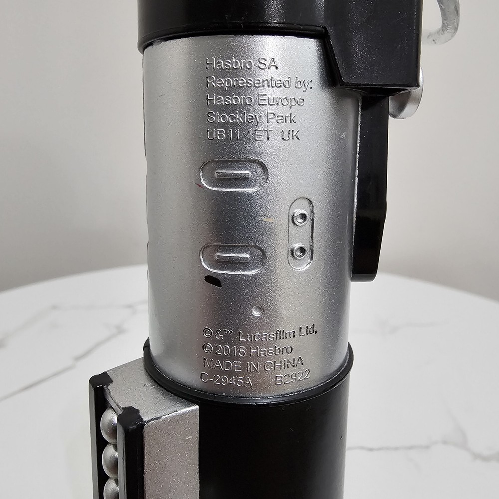 Star Wars Darth Vader Hasbro B2922 Electronic Hilt Only Bladebuilders