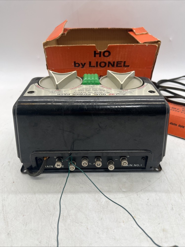 Lionel Variable Voltage Dual Control Power Pack NO: 0104 w/Box